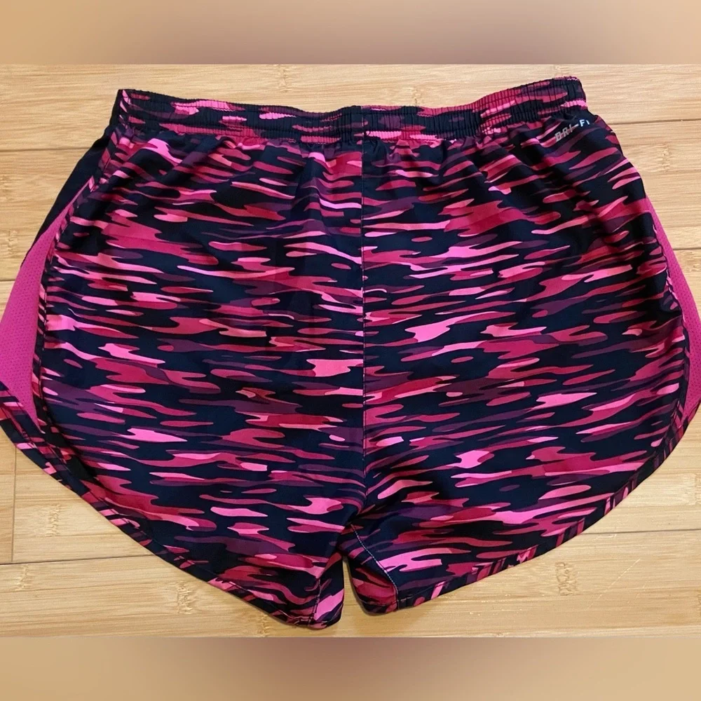 Nike Dri-Fit Pink Black Camo Running Shorts Women’s Small - Picture 3 of 7